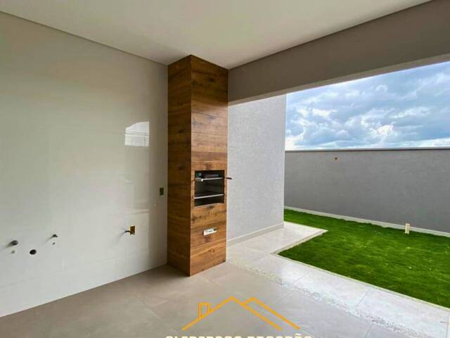 #13 - Casa para Venda em Pouso Alegre - MG