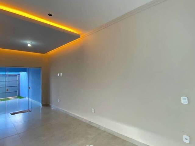 #107 - Casa para Venda em Pouso Alegre - MG